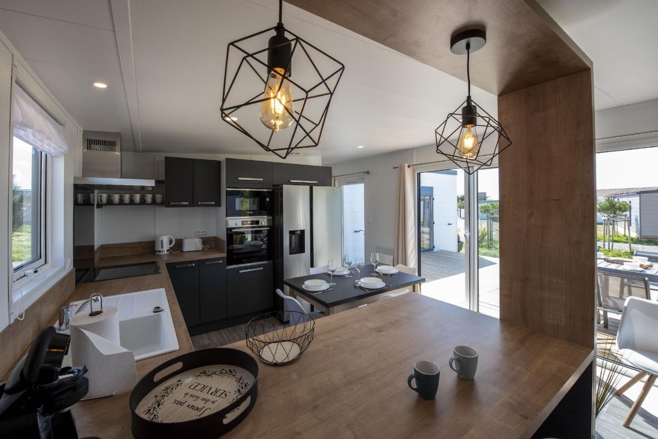 Chalet Pour 6 Dans Un Domaine Avec Piscine Бретиньоль-сюр-Мер Экстерьер фото